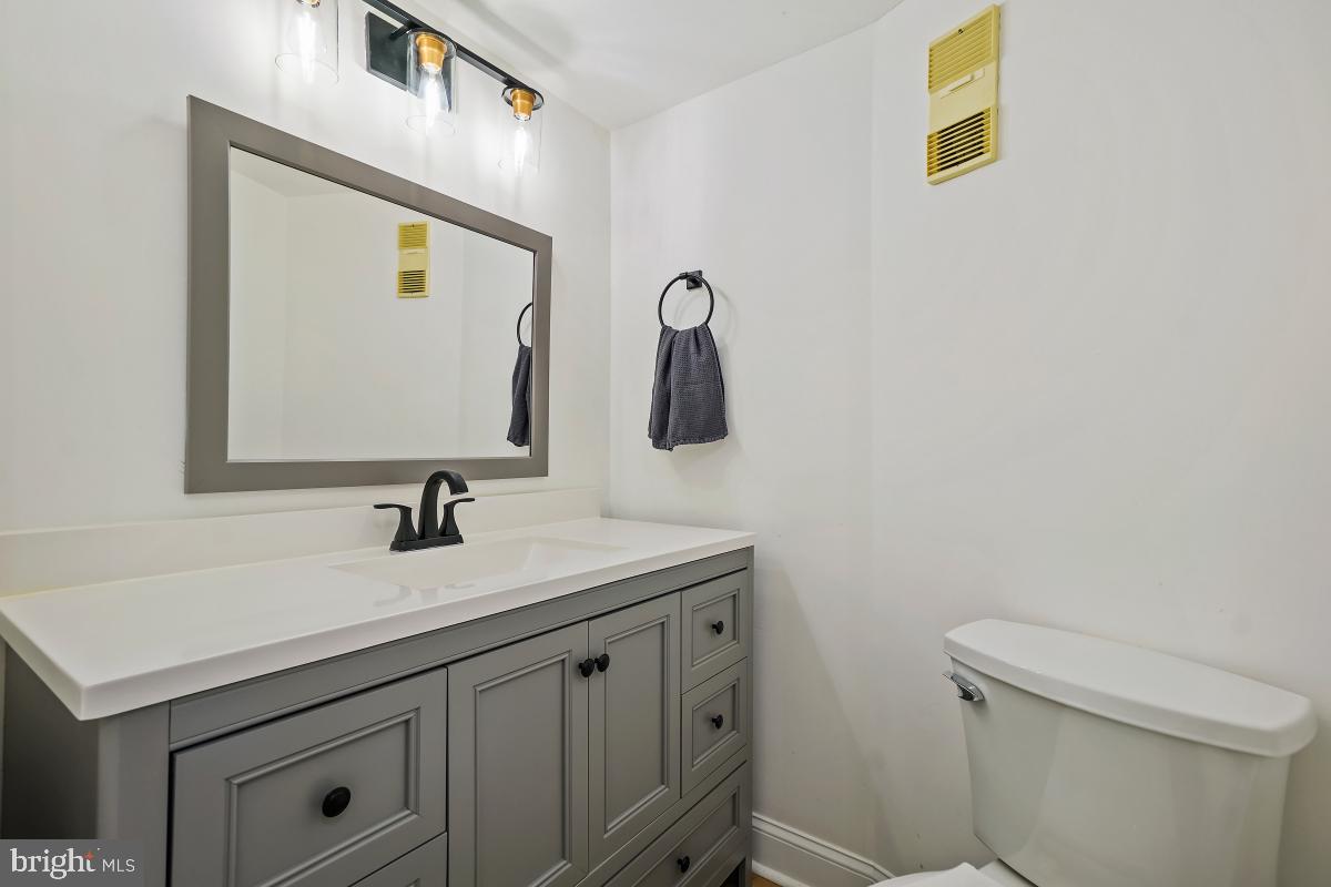 5904 MOUNT EAGLE DR #1003, ALEXANDRIA, Virginia 22303, 2 Bedrooms Bedrooms, 8 Rooms Rooms,1 BathroomBathrooms,Residential,For sale,5904 MOUNT EAGLE DR #1003,VAFX2242476 MLS # VAFX2242476