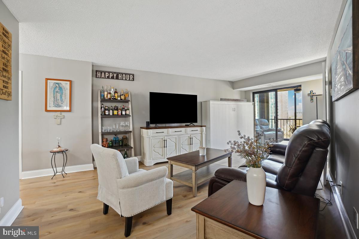 5904 MOUNT EAGLE DR #1003, ALEXANDRIA, Virginia 22303, 2 Bedrooms Bedrooms, 8 Rooms Rooms,1 BathroomBathrooms,Residential,For sale,5904 MOUNT EAGLE DR #1003,VAFX2242476 MLS # VAFX2242476