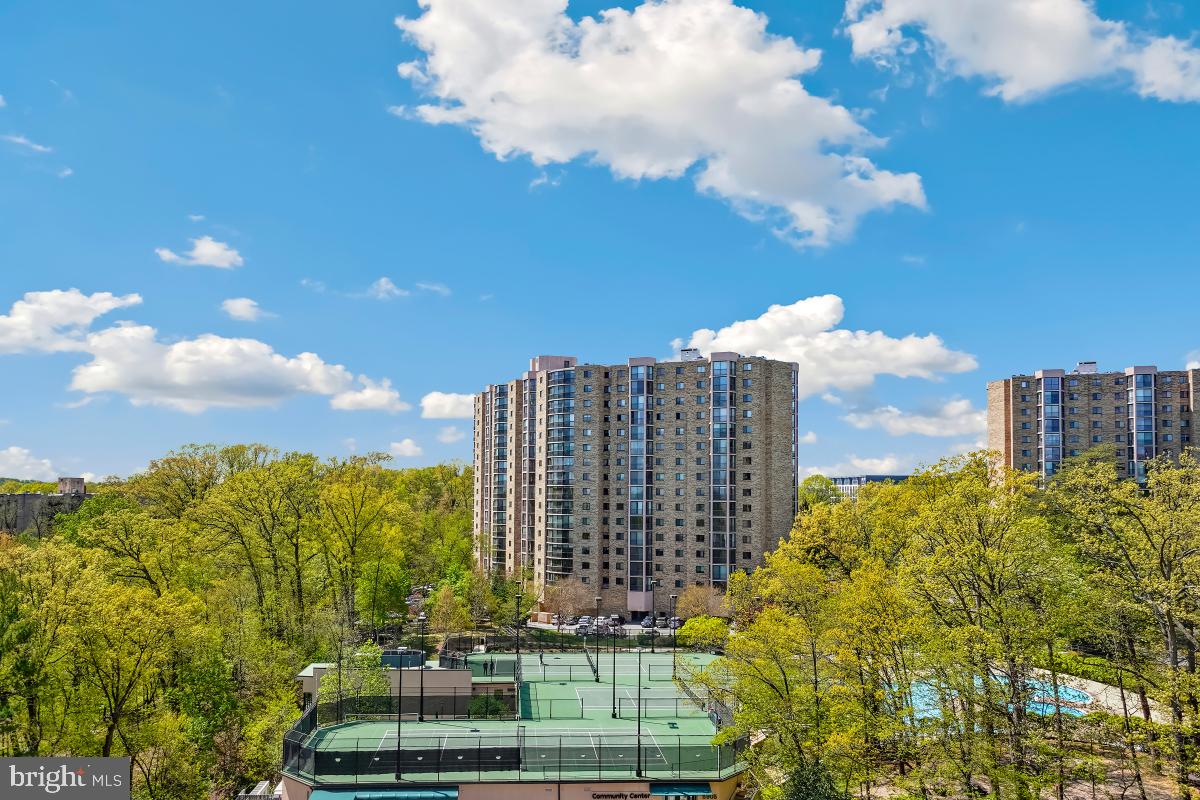 5904 MOUNT EAGLE DR #1003, ALEXANDRIA, Virginia 22303, 2 Bedrooms Bedrooms, 8 Rooms Rooms,1 BathroomBathrooms,Residential,For sale,5904 MOUNT EAGLE DR #1003,VAFX2242476 MLS # VAFX2242476