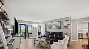 5904 MOUNT EAGLE DR #1003, ALEXANDRIA, Virginia 22303, 2 Bedrooms Bedrooms, 8 Rooms Rooms,1 BathroomBathrooms,Residential,For sale,5904 MOUNT EAGLE DR #1003,VAFX2242476 MLS # VAFX2242476