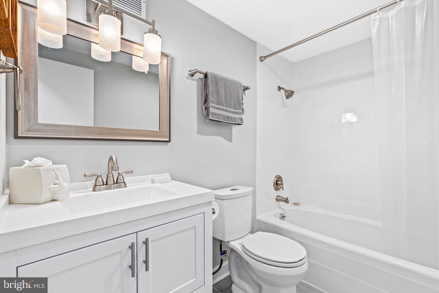 4100 CATHEDRAL AVE NW #PH9, WASHINGTON, District Of Columbia 20016, 2 Bedrooms Bedrooms, ,2 BathroomsBathrooms,Residential,For sale,4100 CATHEDRAL AVE NW #PH9,DCDC2201780 MLS # DCDC2201780