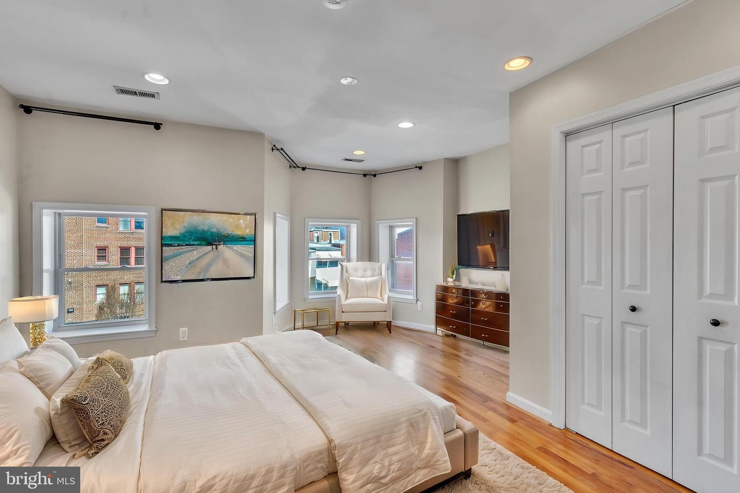 60 T ST NW, WASHINGTON, District Of Columbia 20001, 5 Bedrooms Bedrooms, ,4 BathroomsBathrooms,Residential,For sale,60 T ST NW,DCDC2201814 MLS # DCDC2201814