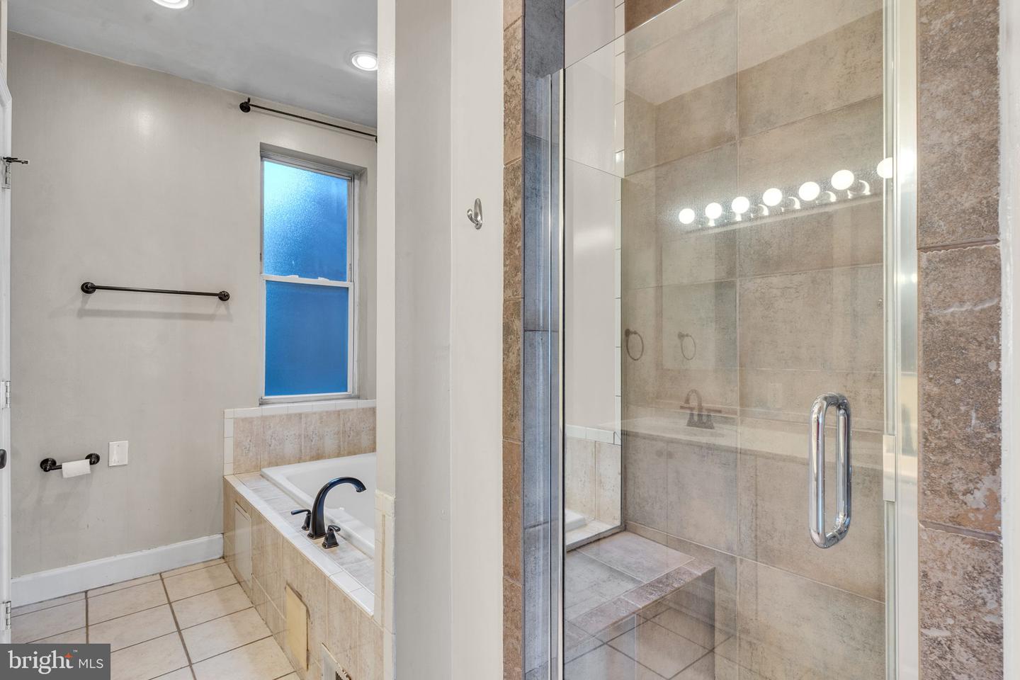 60 T ST NW, WASHINGTON, District Of Columbia 20001, 5 Bedrooms Bedrooms, ,4 BathroomsBathrooms,Residential,For sale,60 T ST NW,DCDC2201814 MLS # DCDC2201814