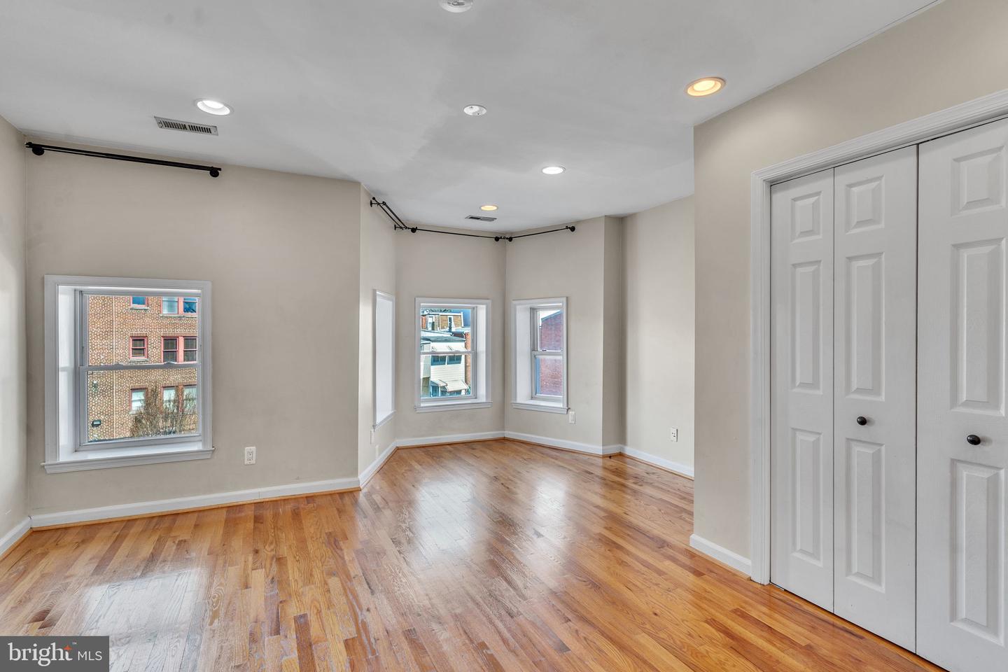 60 T ST NW, WASHINGTON, District Of Columbia 20001, 5 Bedrooms Bedrooms, ,4 BathroomsBathrooms,Residential,For sale,60 T ST NW,DCDC2201814 MLS # DCDC2201814