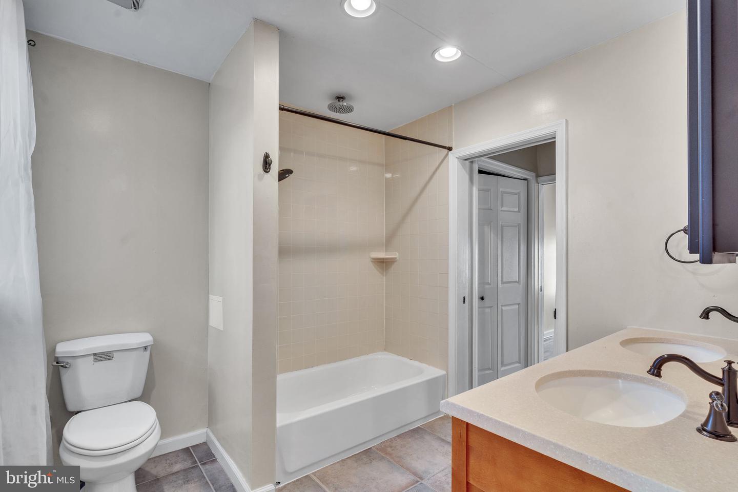 60 T ST NW, WASHINGTON, District Of Columbia 20001, 5 Bedrooms Bedrooms, ,4 BathroomsBathrooms,Residential,For sale,60 T ST NW,DCDC2201814 MLS # DCDC2201814