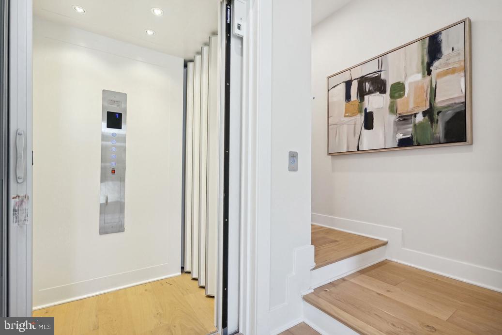 2117 TYSONS RIDGELINE RD #ELEVATOR LOT 73, FALLS CHURCH, Virginia 22043, 4 Bedrooms Bedrooms, ,4 BathroomsBathrooms,Residential,For sale,2117 TYSONS RIDGELINE RD #ELEVATOR LOT 73,VAFX2242356 MLS # VAFX2242356