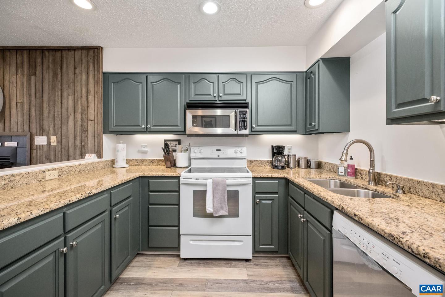 2028 STONE RIDGE CONDOS, WINTERGREEN RESORT, Virginia 22967, 1 Bedroom Bedrooms, ,2 BathroomsBathrooms,Residential,For sale,2028 STONE RIDGE CONDOS,664828 MLS # 664828