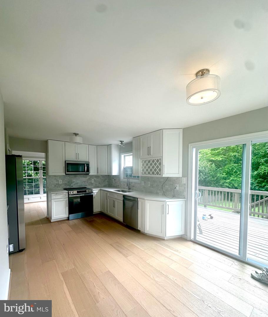 4 LAKESIDE DR, STAFFORD, Virginia 22554, 3 Bedrooms Bedrooms, ,3 BathroomsBathrooms,Residential,For sale,4 LAKESIDE DR,VAST2039108 MLS # VAST2039108