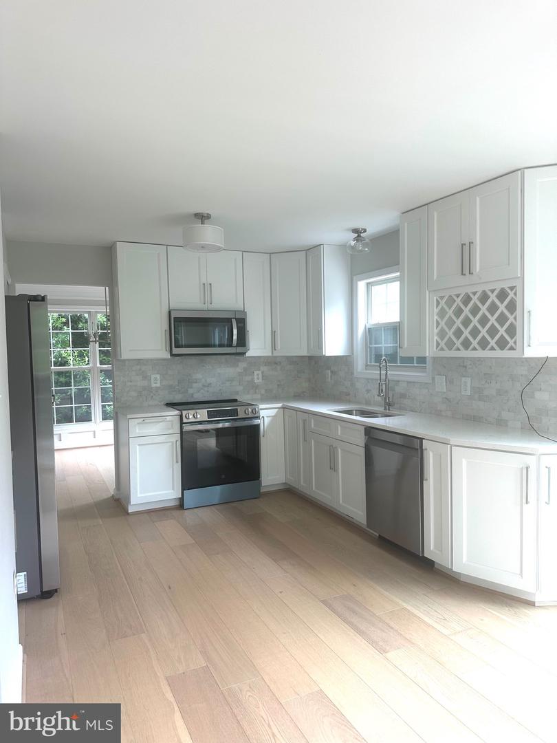 4 LAKESIDE DR, STAFFORD, Virginia 22554, 3 Bedrooms Bedrooms, ,3 BathroomsBathrooms,Residential,For sale,4 LAKESIDE DR,VAST2039108 MLS # VAST2039108