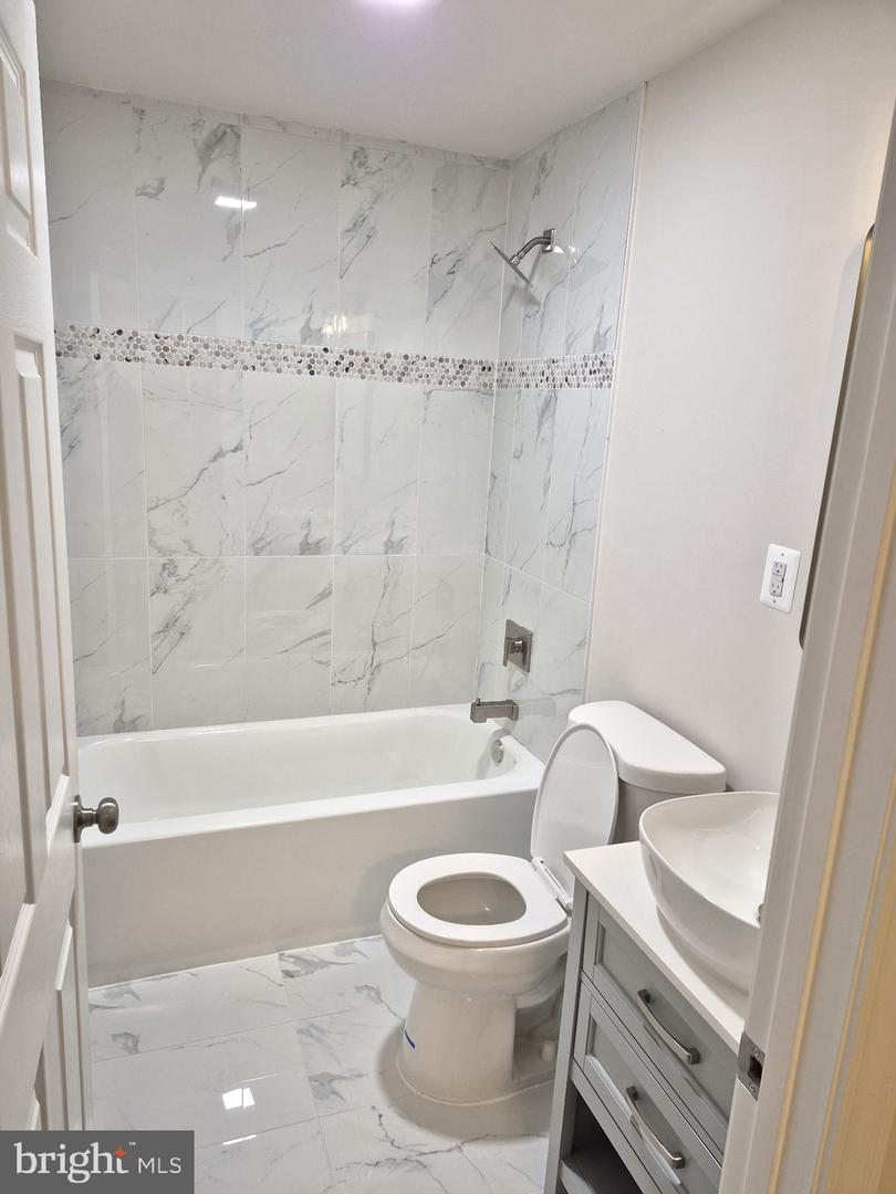 4 LAKESIDE DR, STAFFORD, Virginia 22554, 3 Bedrooms Bedrooms, ,3 BathroomsBathrooms,Residential,For sale,4 LAKESIDE DR,VAST2039108 MLS # VAST2039108