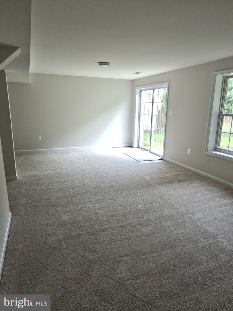 4 LAKESIDE DR, STAFFORD, Virginia 22554, 3 Bedrooms Bedrooms, ,3 BathroomsBathrooms,Residential,For sale,4 LAKESIDE DR,VAST2039108 MLS # VAST2039108