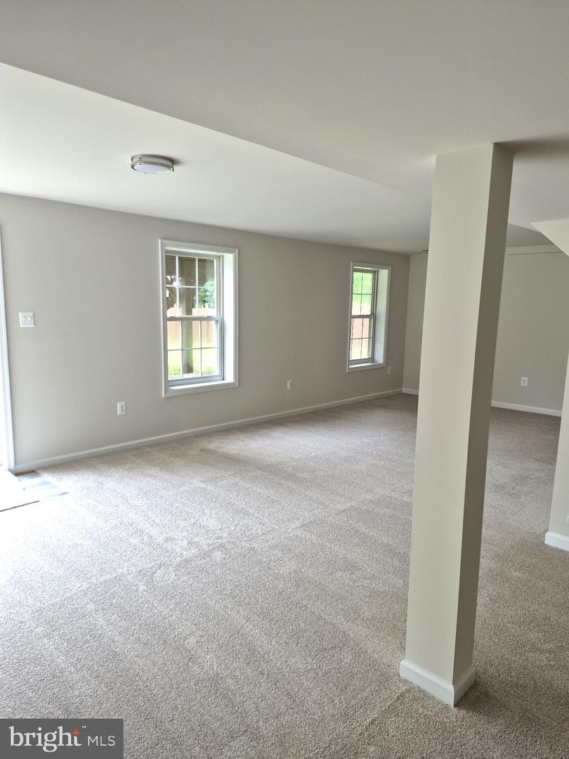 4 LAKESIDE DR, STAFFORD, Virginia 22554, 3 Bedrooms Bedrooms, ,3 BathroomsBathrooms,Residential,For sale,4 LAKESIDE DR,VAST2039108 MLS # VAST2039108