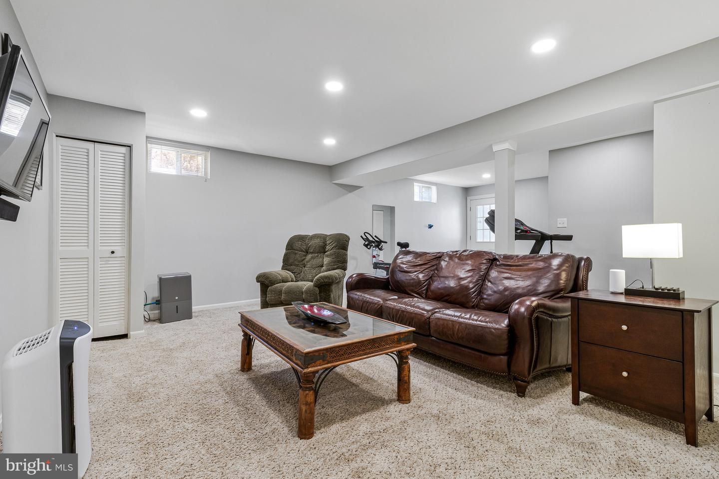8406 BREWSTER DR, ALEXANDRIA, Virginia 22308, 4 Bedrooms Bedrooms, ,2 BathroomsBathrooms,Residential,For sale,8406 BREWSTER DR,VAFX2242614 MLS # VAFX2242614