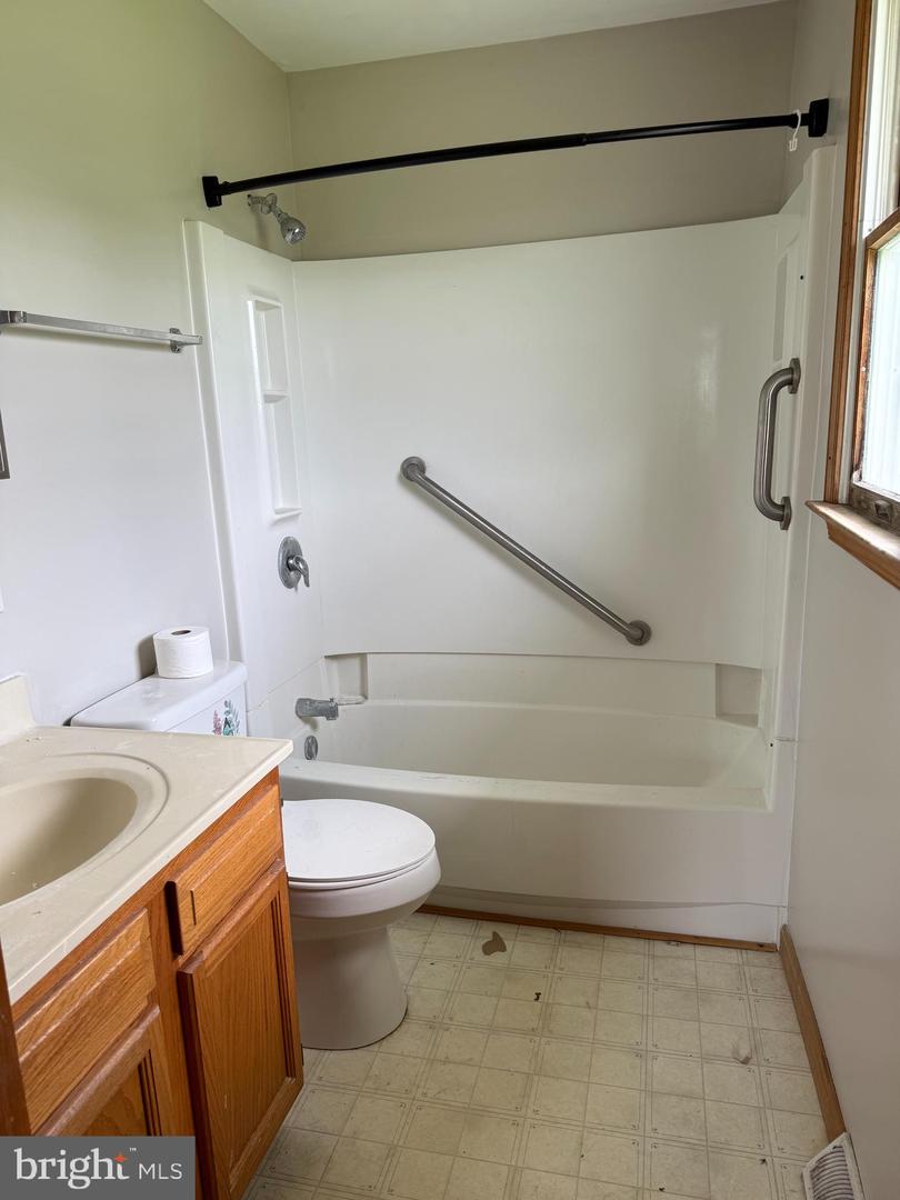 29078 OLD VALLEY PIKE, STRASBURG, Virginia 22657, 3 Bedrooms Bedrooms, ,2 BathroomsBathrooms,Residential,For sale,29078 OLD VALLEY PIKE,VASH2011534 MLS # VASH2011534