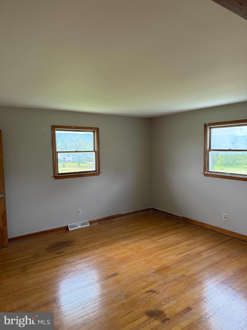 29078 OLD VALLEY PIKE, STRASBURG, Virginia 22657, 3 Bedrooms Bedrooms, ,2 BathroomsBathrooms,Residential,For sale,29078 OLD VALLEY PIKE,VASH2011534 MLS # VASH2011534
