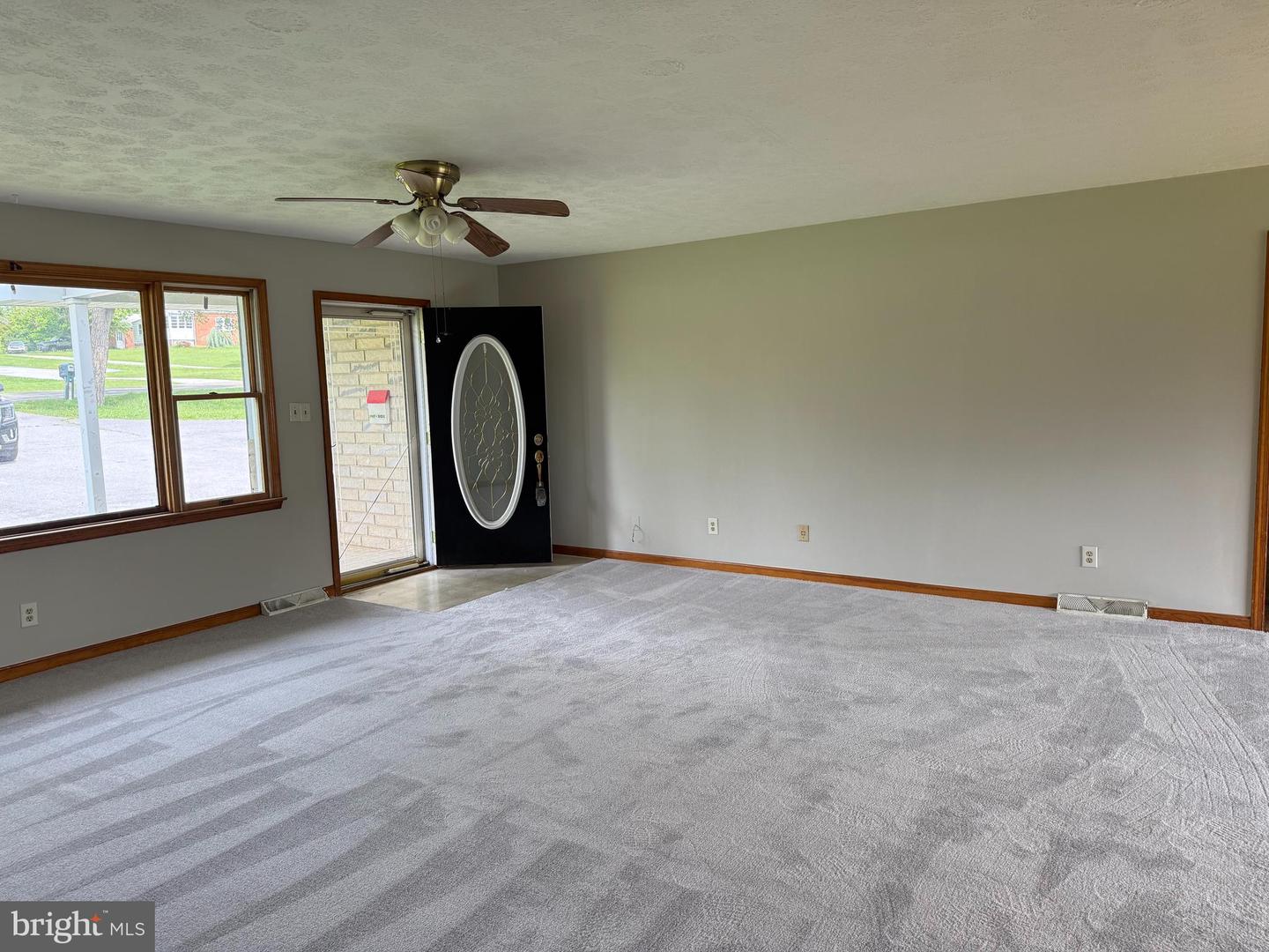 29078 OLD VALLEY PIKE, STRASBURG, Virginia 22657, 3 Bedrooms Bedrooms, ,2 BathroomsBathrooms,Residential,For sale,29078 OLD VALLEY PIKE,VASH2011534 MLS # VASH2011534