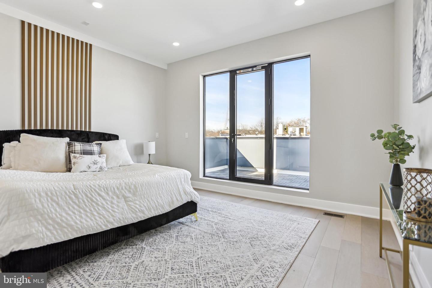 611 KENNEDY ST NW #402, WASHINGTON, District Of Columbia 20011, 3 Bedrooms Bedrooms, ,2 BathroomsBathrooms,Residential,For sale,611 KENNEDY ST NW #402,DCDC2202040 MLS # DCDC2202040