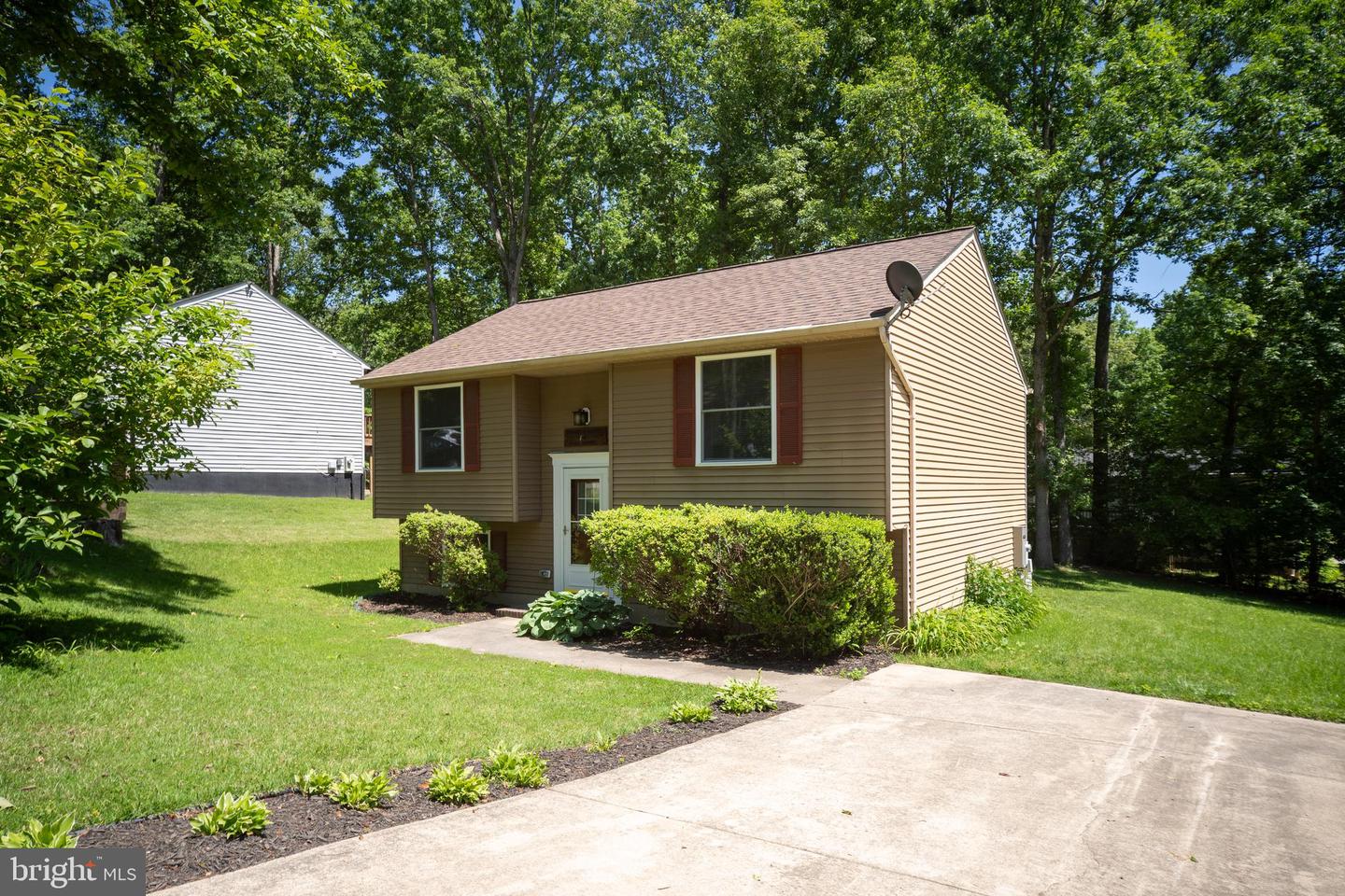 10403 MAGUIRE CT, SPOTSYLVANIA, Virginia 22553, 3 Bedrooms Bedrooms, ,2 BathroomsBathrooms,Residential,For sale,10403 MAGUIRE CT,VASP2026856 MLS # VASP2026856