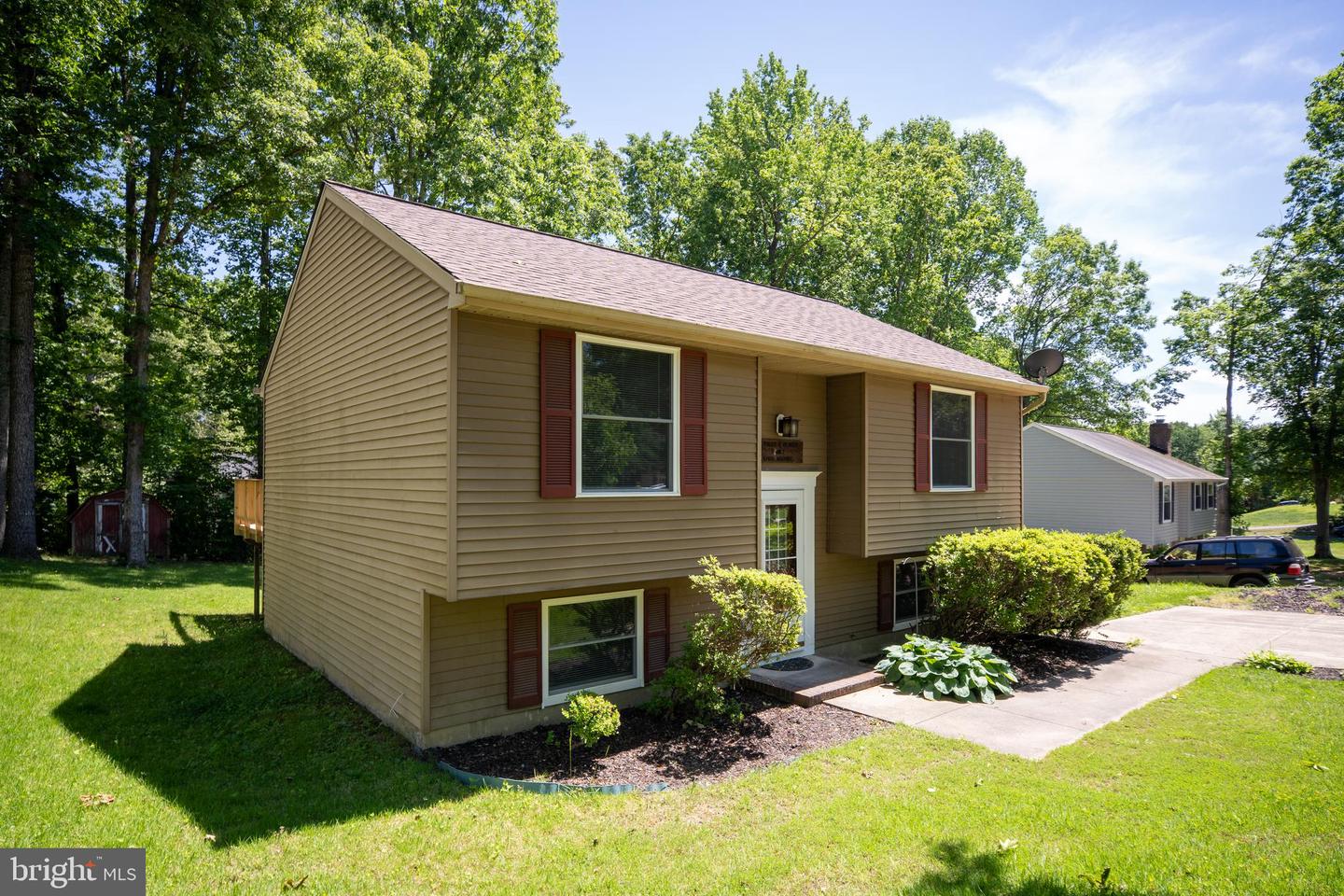 10403 MAGUIRE CT, SPOTSYLVANIA, Virginia 22553, 3 Bedrooms Bedrooms, ,2 BathroomsBathrooms,Residential,For sale,10403 MAGUIRE CT,VASP2026856 MLS # VASP2026856