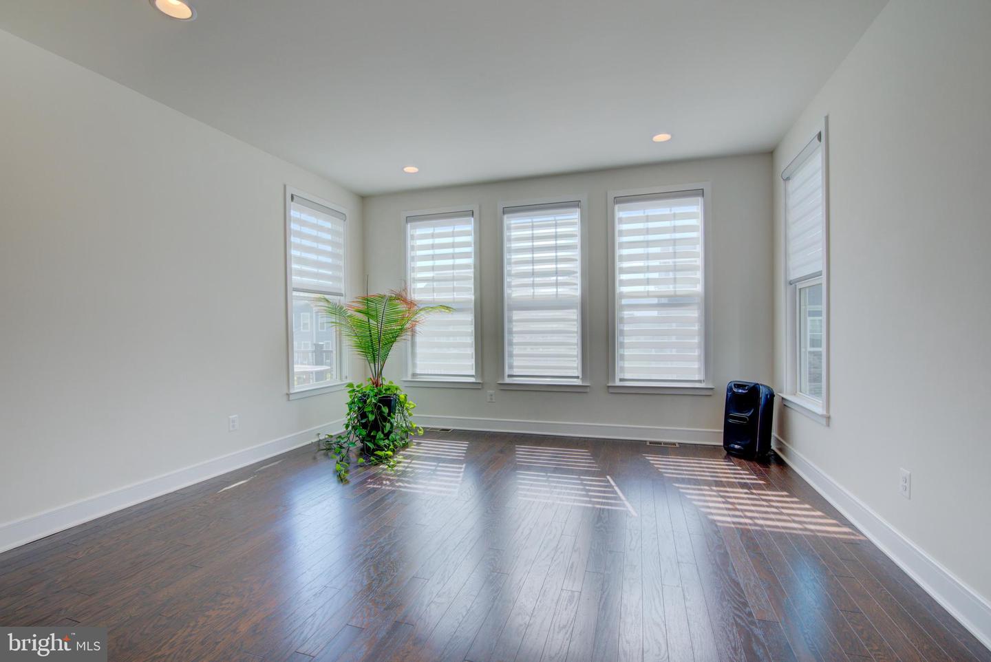 1119 THEMIS ST SE, LEESBURG, Virginia 20175, 5 Bedrooms Bedrooms, ,5 BathroomsBathrooms,Residential,For sale,1119 THEMIS ST SE,VALO2089920 MLS # VALO2089920