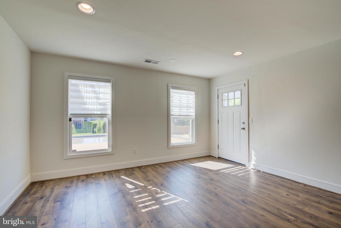 1119 THEMIS ST SE, LEESBURG, Virginia 20175, 5 Bedrooms Bedrooms, ,5 BathroomsBathrooms,Residential,For sale,1119 THEMIS ST SE,VALO2089920 MLS # VALO2089920