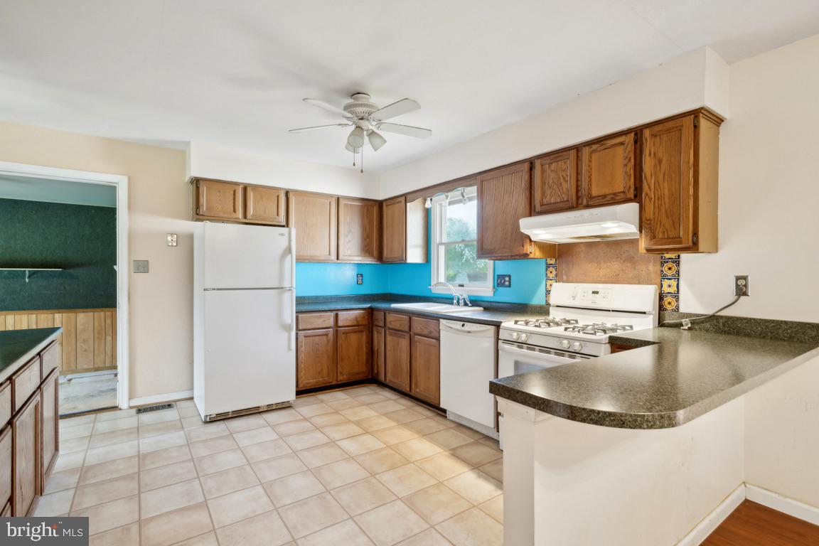 6621 SCHOOLHOUSE RD, BEALETON, Virginia 22712, 4 Bedrooms Bedrooms, ,3 BathroomsBathrooms,Residential,For sale,6621 SCHOOLHOUSE RD,VAFQ2015662 MLS # VAFQ2015662