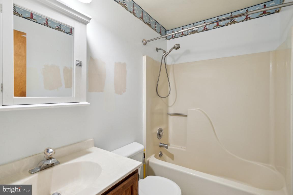 6621 SCHOOLHOUSE RD, BEALETON, Virginia 22712, 4 Bedrooms Bedrooms, ,3 BathroomsBathrooms,Residential,For sale,6621 SCHOOLHOUSE RD,VAFQ2015662 MLS # VAFQ2015662