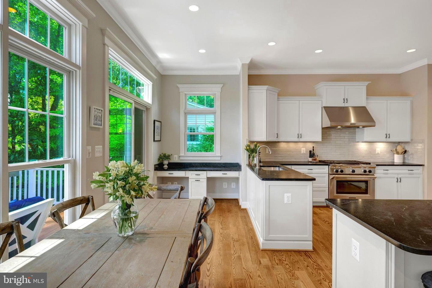 309 CHARLES ST SE, VIENNA, Virginia 22180, 6 Bedrooms Bedrooms, ,5 BathroomsBathrooms,Residential,For sale,309 CHARLES ST SE,VAFX2227818 MLS # VAFX2227818