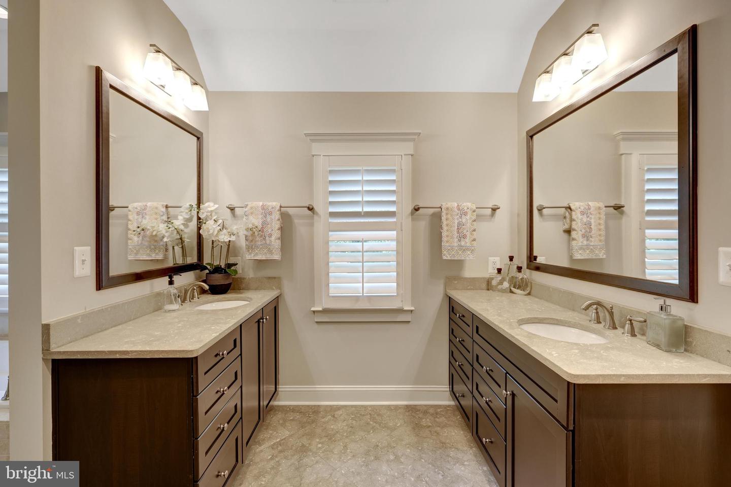 309 CHARLES ST SE, VIENNA, Virginia 22180, 6 Bedrooms Bedrooms, ,5 BathroomsBathrooms,Residential,For sale,309 CHARLES ST SE,VAFX2227818 MLS # VAFX2227818