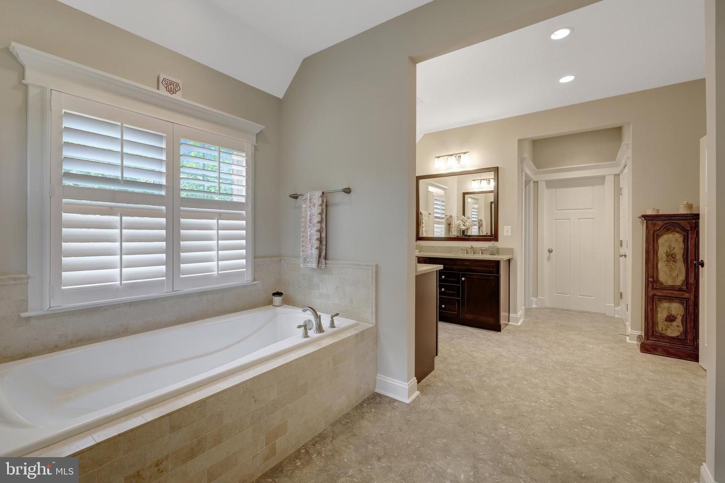 309 CHARLES ST SE, VIENNA, Virginia 22180, 6 Bedrooms Bedrooms, ,5 BathroomsBathrooms,Residential,For sale,309 CHARLES ST SE,VAFX2227818 MLS # VAFX2227818