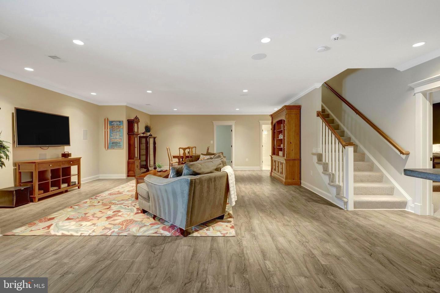 309 CHARLES ST SE, VIENNA, Virginia 22180, 6 Bedrooms Bedrooms, ,5 BathroomsBathrooms,Residential,For sale,309 CHARLES ST SE,VAFX2227818 MLS # VAFX2227818