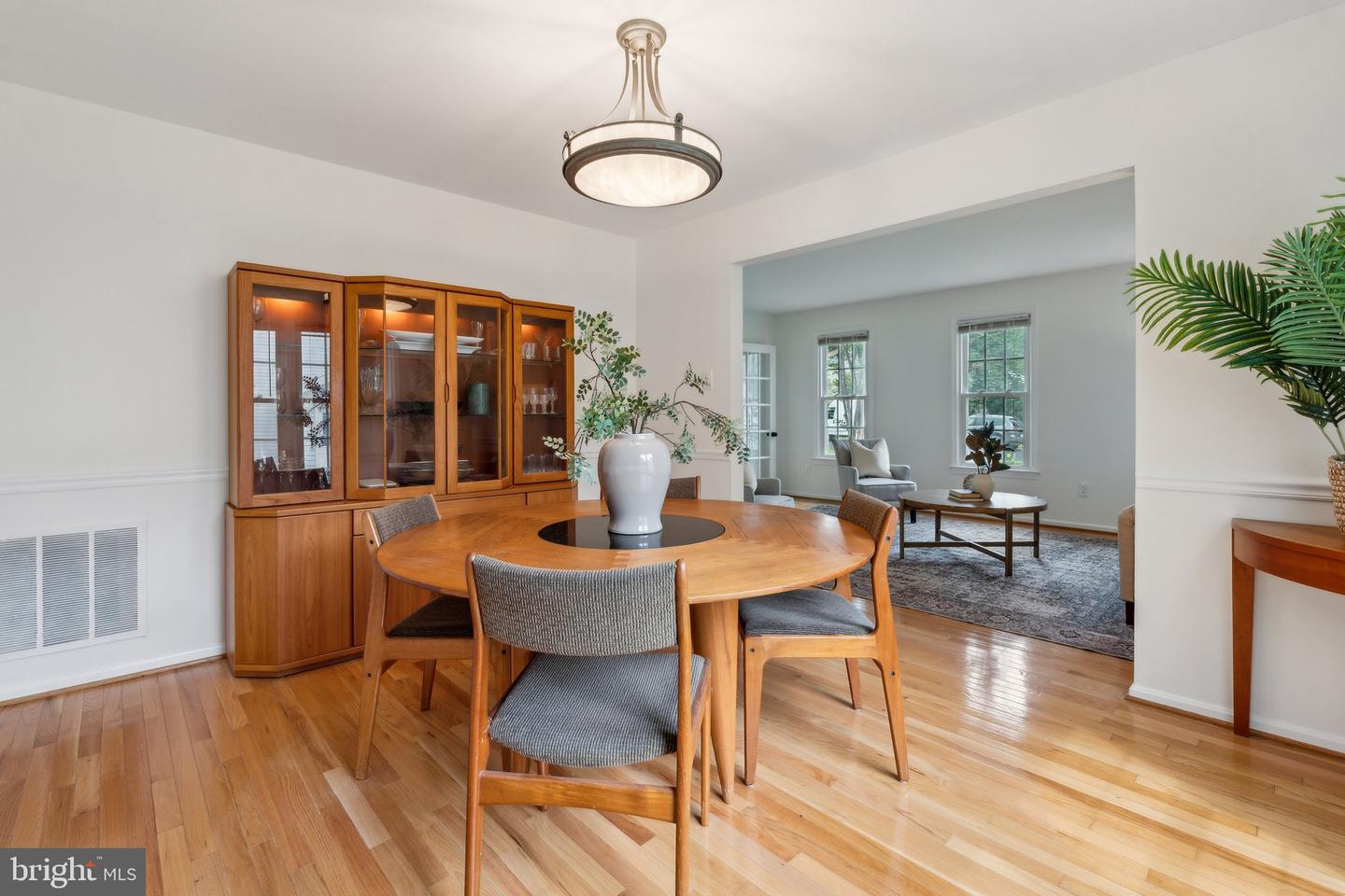 12564 QUINCY ADAMS CT, HERNDON, Virginia 20171, 5 Bedrooms Bedrooms, ,3 BathroomsBathrooms,Residential,For sale,12564 QUINCY ADAMS CT,VAFX2228360 MLS # VAFX2228360