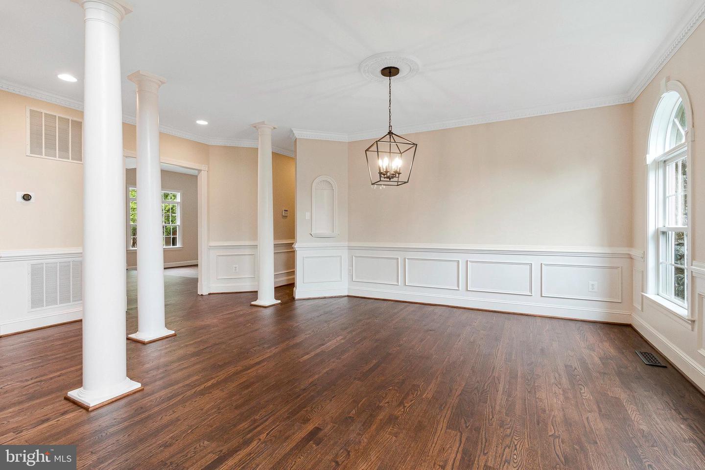 2504 SHERWOOD HALL LN, ALEXANDRIA, Virginia 22306, 5 Bedrooms Bedrooms, ,4 BathroomsBathrooms,Residential,For sale,2504 SHERWOOD HALL LN,VAFX2230476 MLS # VAFX2230476
