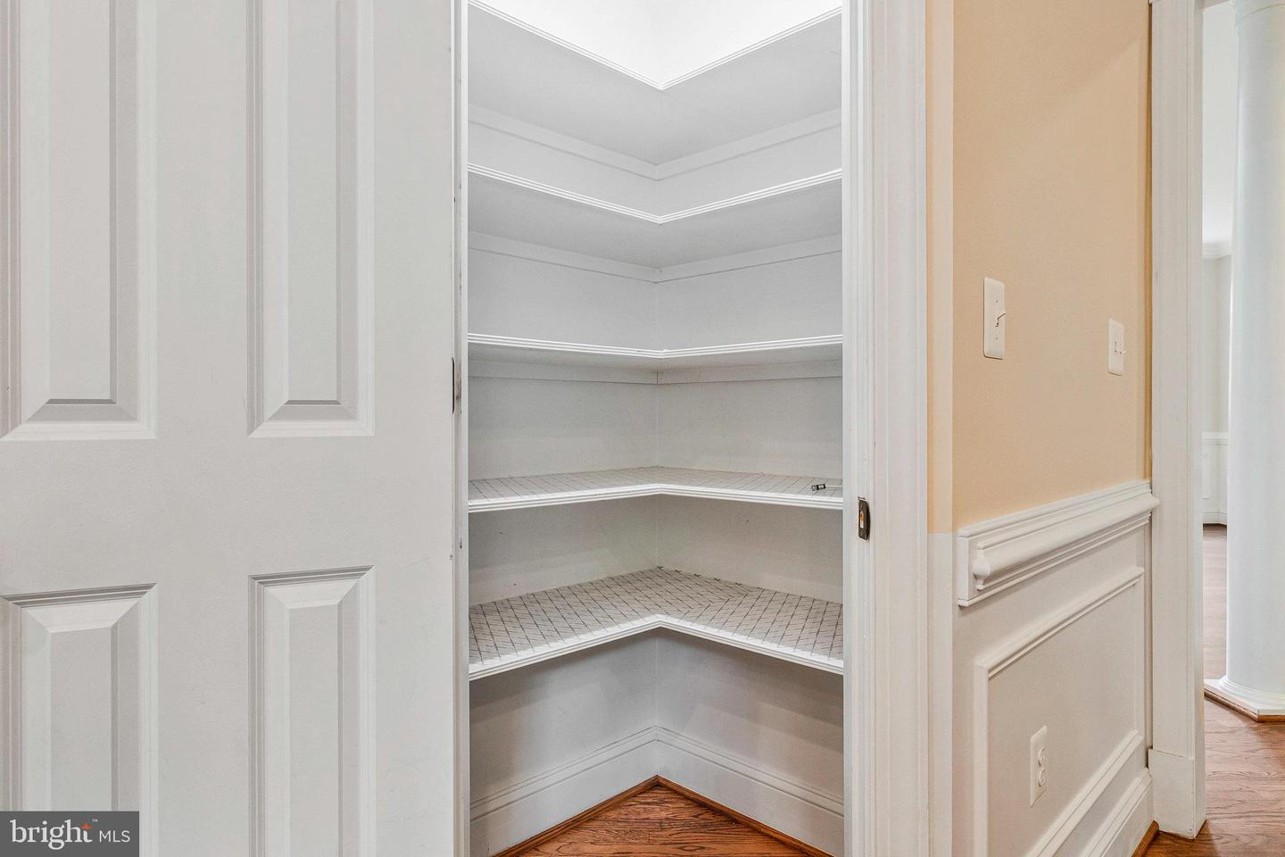 2504 SHERWOOD HALL LN, ALEXANDRIA, Virginia 22306, 5 Bedrooms Bedrooms, ,4 BathroomsBathrooms,Residential,For sale,2504 SHERWOOD HALL LN,VAFX2230476 MLS # VAFX2230476