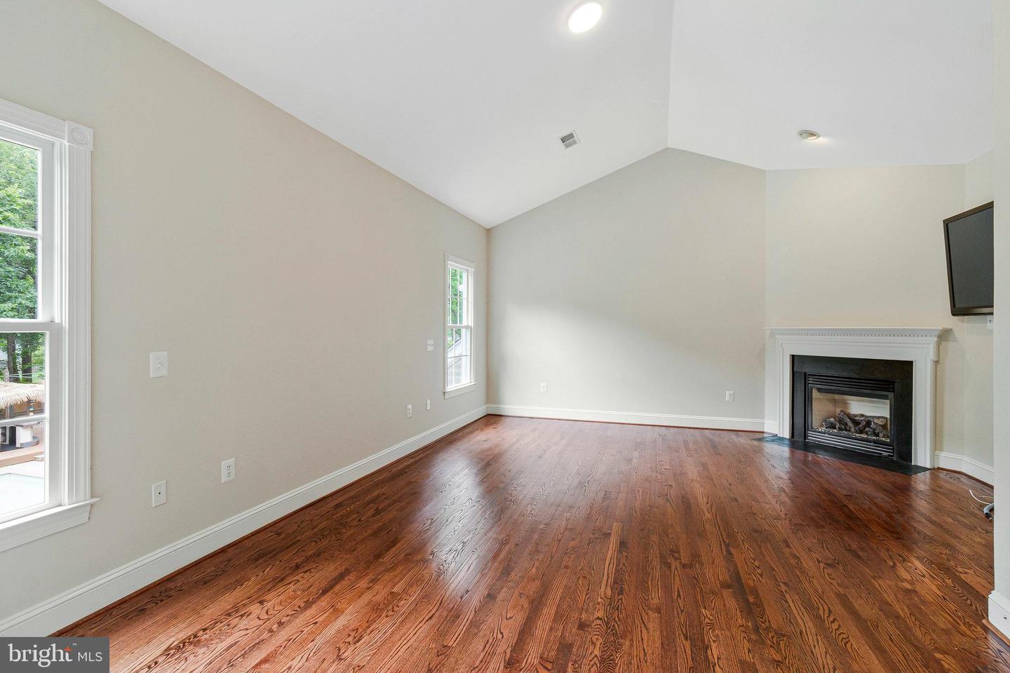 2504 SHERWOOD HALL LN, ALEXANDRIA, Virginia 22306, 5 Bedrooms Bedrooms, ,4 BathroomsBathrooms,Residential,For sale,2504 SHERWOOD HALL LN,VAFX2230476 MLS # VAFX2230476
