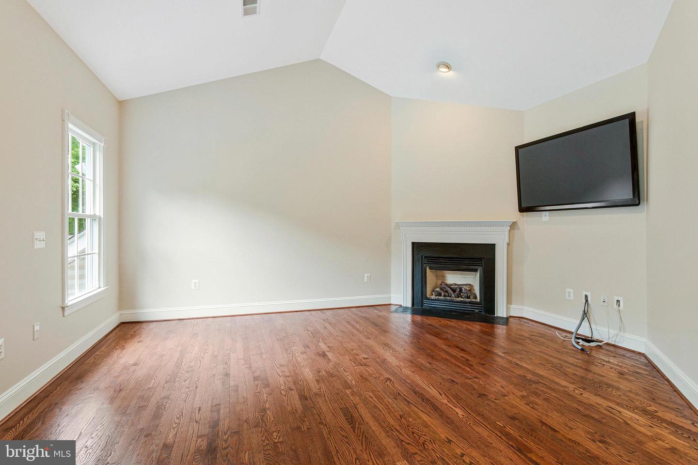 2504 SHERWOOD HALL LN, ALEXANDRIA, Virginia 22306, 5 Bedrooms Bedrooms, ,4 BathroomsBathrooms,Residential,For sale,2504 SHERWOOD HALL LN,VAFX2230476 MLS # VAFX2230476