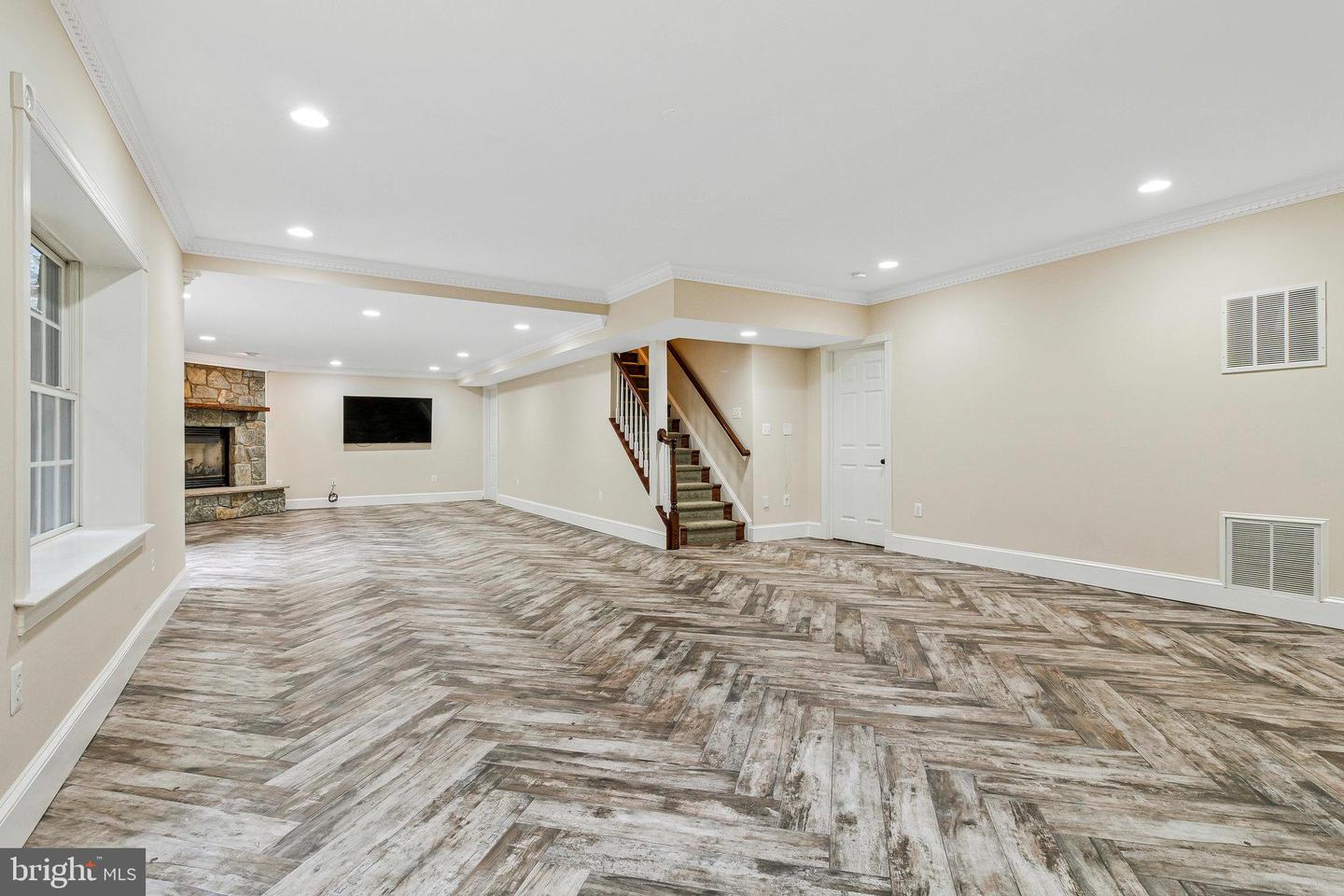 2504 SHERWOOD HALL LN, ALEXANDRIA, Virginia 22306, 5 Bedrooms Bedrooms, ,4 BathroomsBathrooms,Residential,For sale,2504 SHERWOOD HALL LN,VAFX2230476 MLS # VAFX2230476