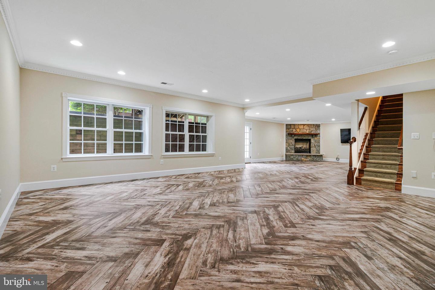 2504 SHERWOOD HALL LN, ALEXANDRIA, Virginia 22306, 5 Bedrooms Bedrooms, ,4 BathroomsBathrooms,Residential,For sale,2504 SHERWOOD HALL LN,VAFX2230476 MLS # VAFX2230476