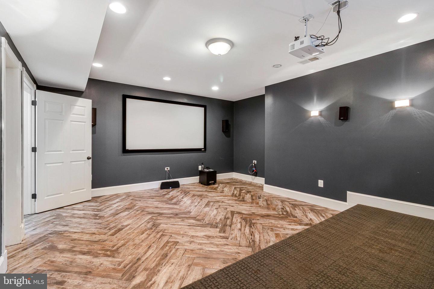 2504 SHERWOOD HALL LN, ALEXANDRIA, Virginia 22306, 5 Bedrooms Bedrooms, ,4 BathroomsBathrooms,Residential,For sale,2504 SHERWOOD HALL LN,VAFX2230476 MLS # VAFX2230476