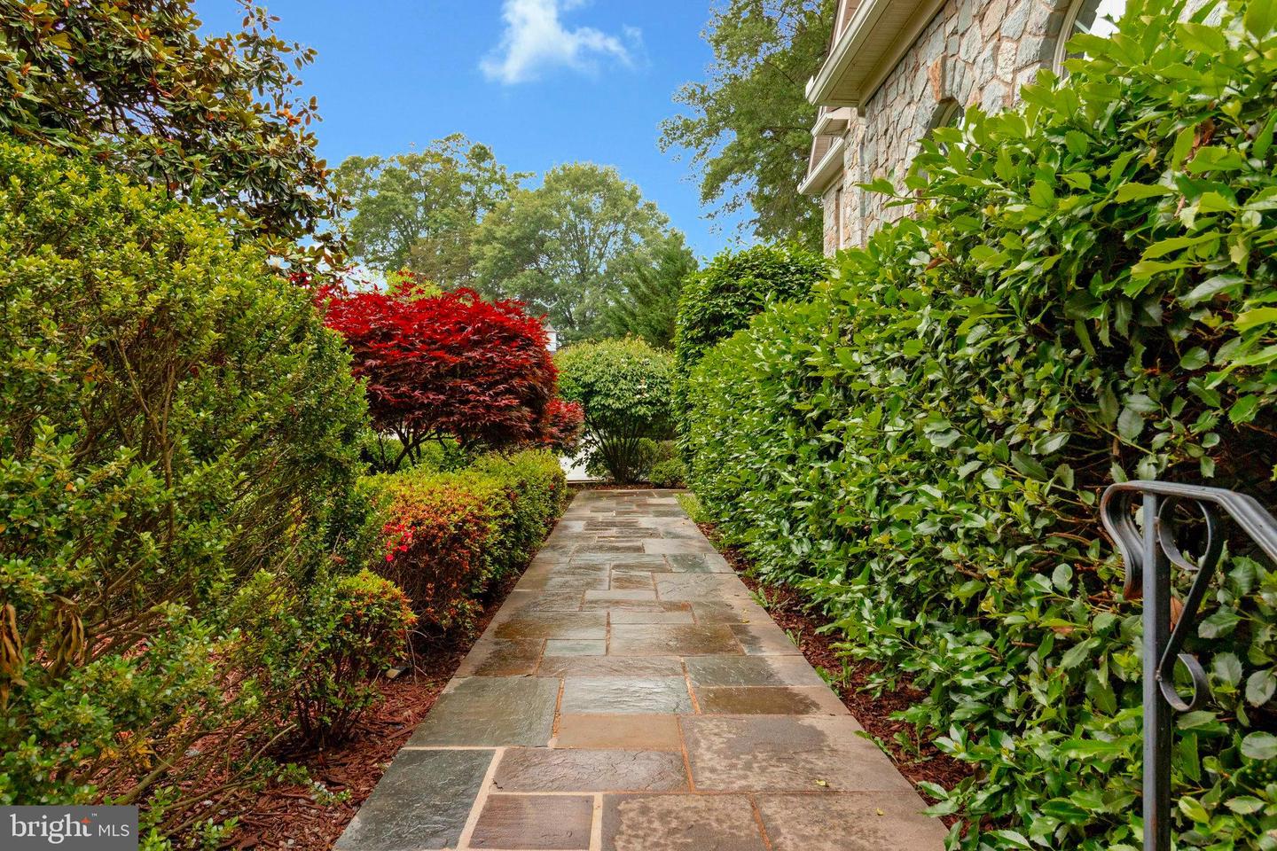 2504 SHERWOOD HALL LN, ALEXANDRIA, Virginia 22306, 5 Bedrooms Bedrooms, ,4 BathroomsBathrooms,Residential,For sale,2504 SHERWOOD HALL LN,VAFX2230476 MLS # VAFX2230476