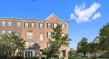 2137 ABBOTTSBURY WAY, WOODBRIDGE, Virginia 22191, 2 Bedrooms Bedrooms, ,2 BathroomsBathrooms,Residential,For sale,2137 ABBOTTSBURY WAY,VAPW2091442 MLS # VAPW2091442