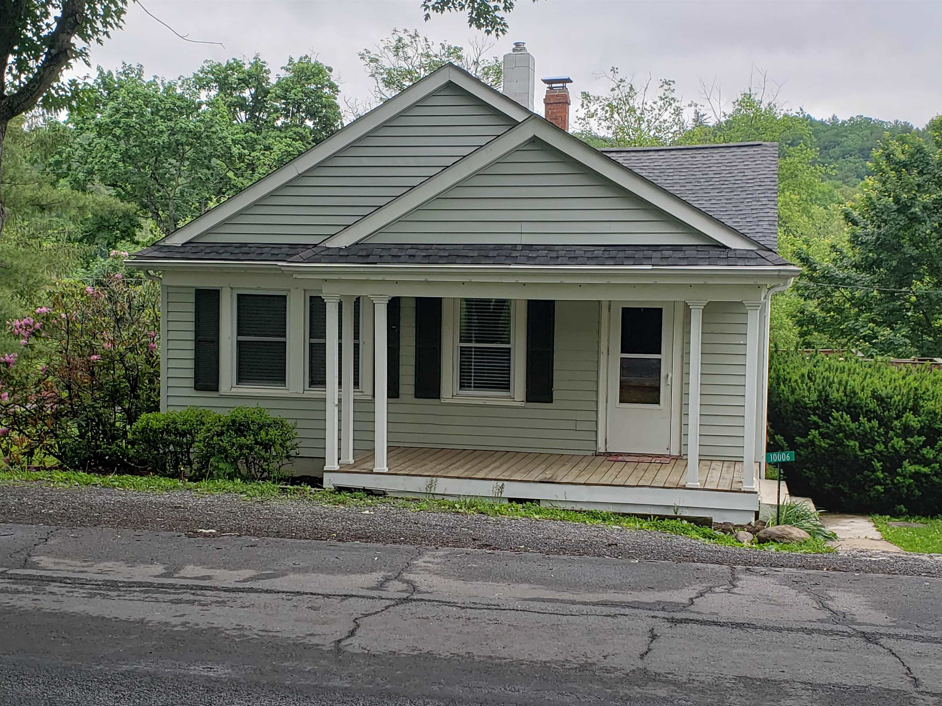 10006 JACKSON RIVER TPKE, BACOVA, Virginia 24412, 3 Bedrooms Bedrooms, ,2 BathroomsBathrooms,Residential,Riner's Bacova Home,10006 JACKSON RIVER TPKE,664851 MLS # 664851