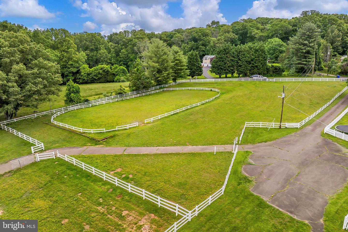 13310 COMPTON RD, CLIFTON, Virginia 20124, 5 Bedrooms Bedrooms, ,4 BathroomsBathrooms,Residential,For sale,13310 COMPTON RD,VAFX2235948 MLS # VAFX2235948