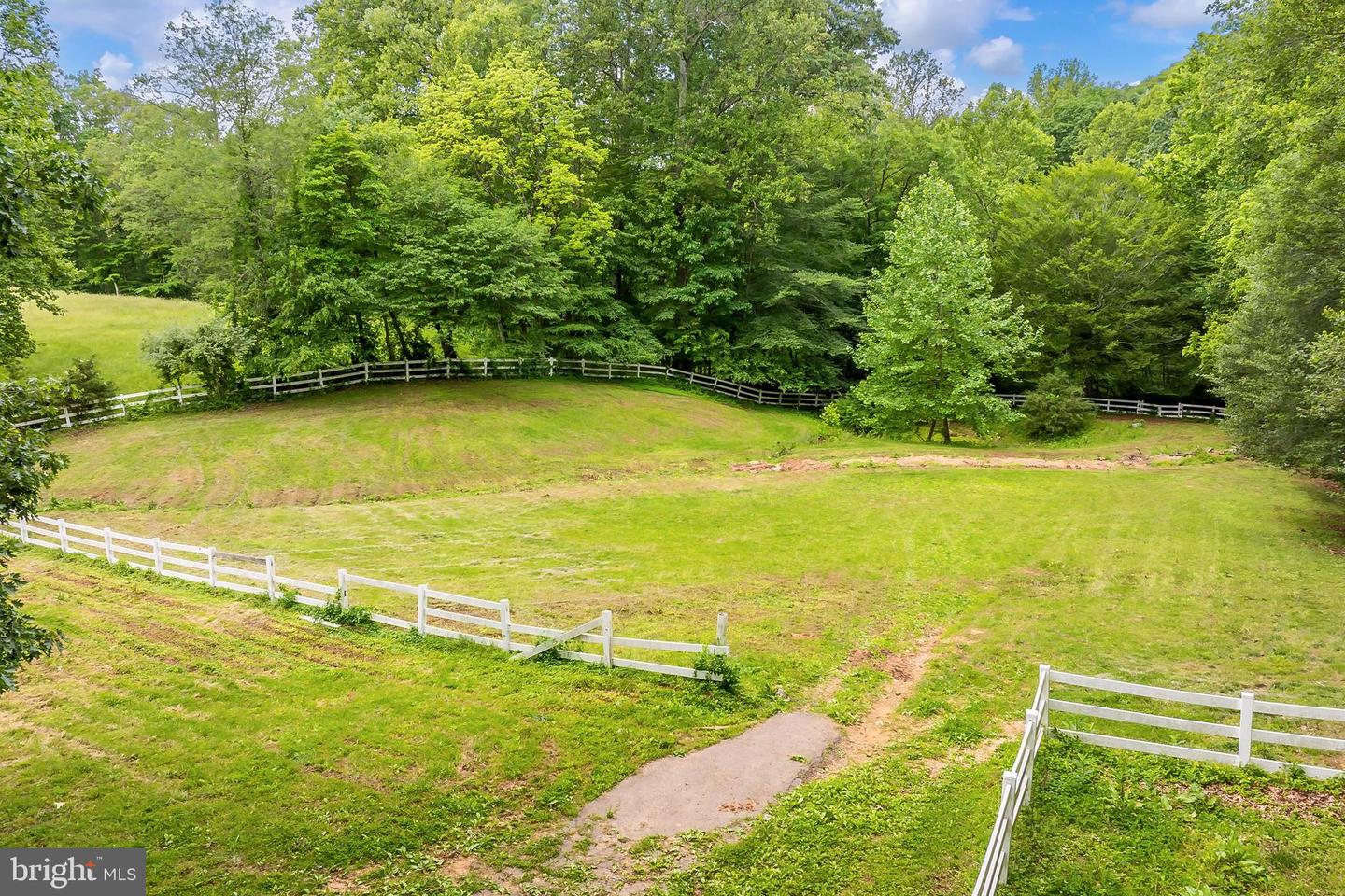 13310 COMPTON RD, CLIFTON, Virginia 20124, 5 Bedrooms Bedrooms, ,4 BathroomsBathrooms,Residential,For sale,13310 COMPTON RD,VAFX2235948 MLS # VAFX2235948