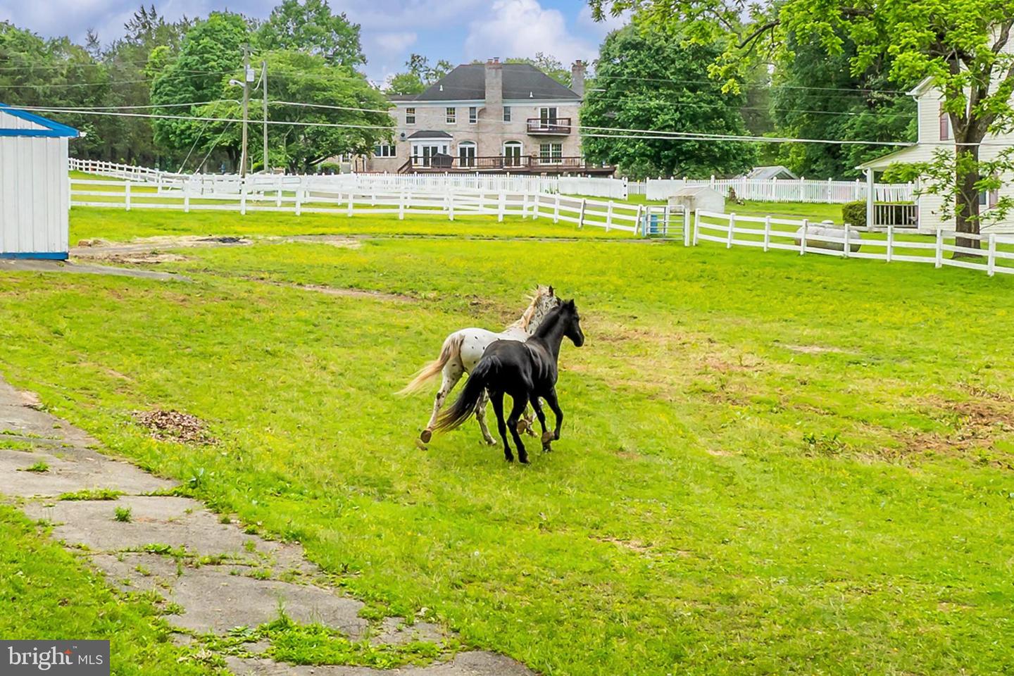 13310 COMPTON RD, CLIFTON, Virginia 20124, 5 Bedrooms Bedrooms, ,4 BathroomsBathrooms,Residential,For sale,13310 COMPTON RD,VAFX2235948 MLS # VAFX2235948