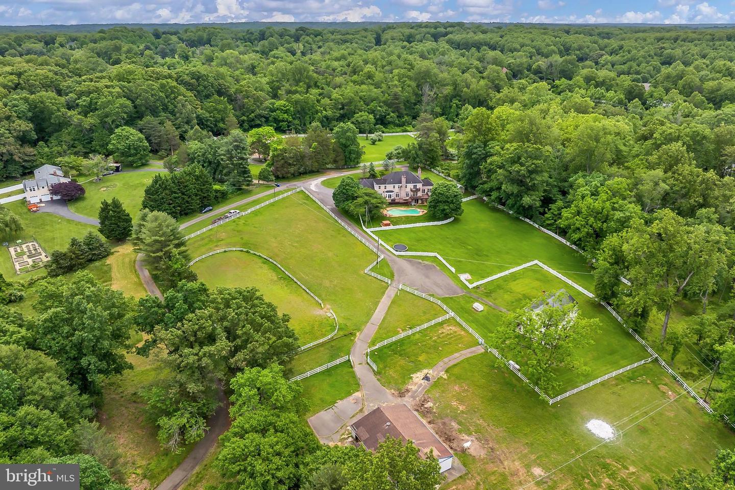 13310 COMPTON RD, CLIFTON, Virginia 20124, 5 Bedrooms Bedrooms, ,4 BathroomsBathrooms,Residential,For sale,13310 COMPTON RD,VAFX2235948 MLS # VAFX2235948