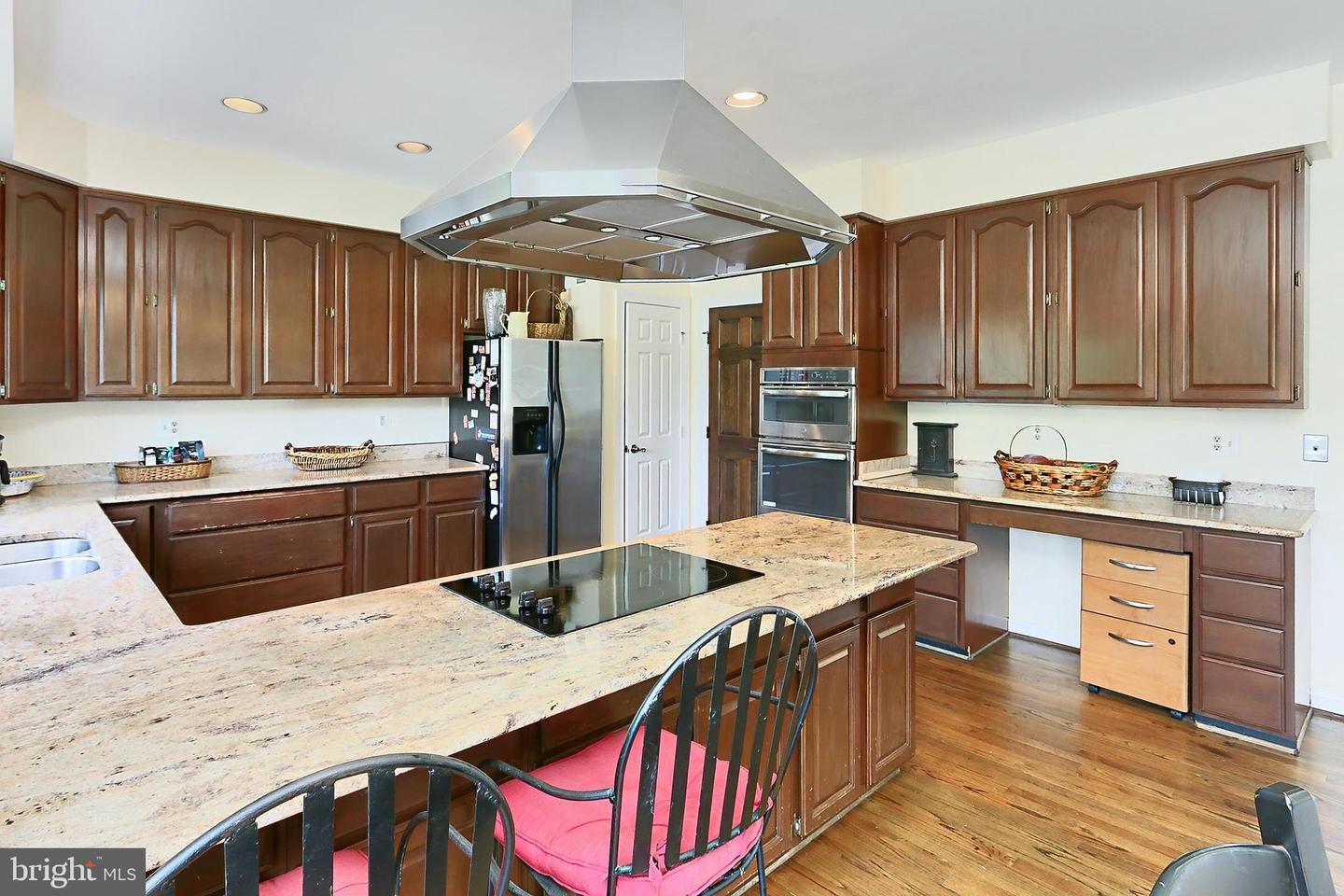 13310 COMPTON RD, CLIFTON, Virginia 20124, 5 Bedrooms Bedrooms, ,4 BathroomsBathrooms,Residential,For sale,13310 COMPTON RD,VAFX2235948 MLS # VAFX2235948
