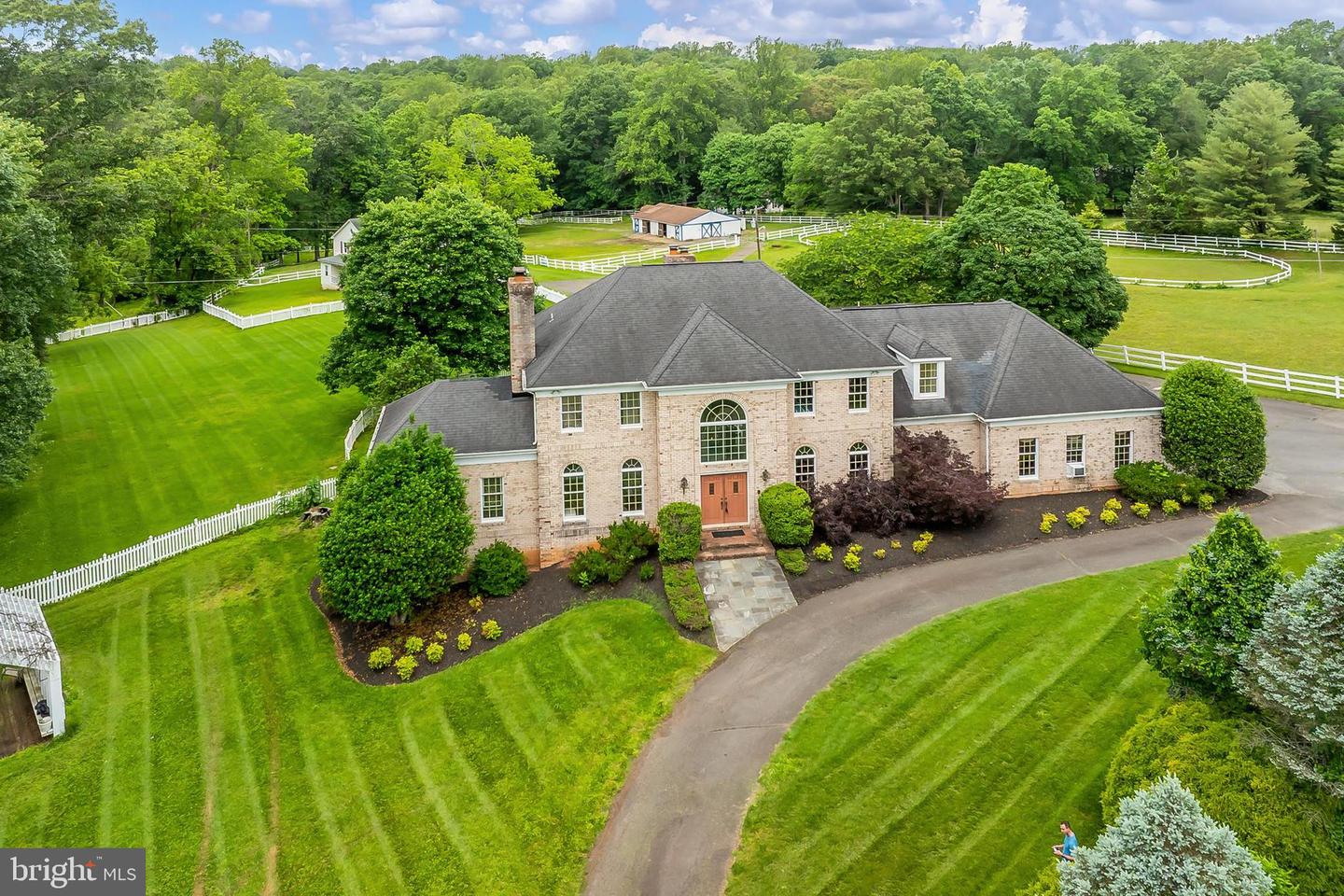 13310 COMPTON RD, CLIFTON, Virginia 20124, 5 Bedrooms Bedrooms, ,4 BathroomsBathrooms,Residential,For sale,13310 COMPTON RD,VAFX2235948 MLS # VAFX2235948