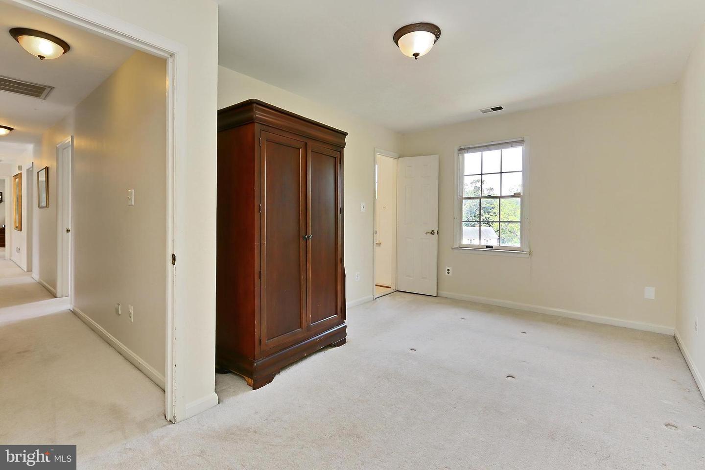 13310 COMPTON RD, CLIFTON, Virginia 20124, 5 Bedrooms Bedrooms, ,4 BathroomsBathrooms,Residential,For sale,13310 COMPTON RD,VAFX2235948 MLS # VAFX2235948