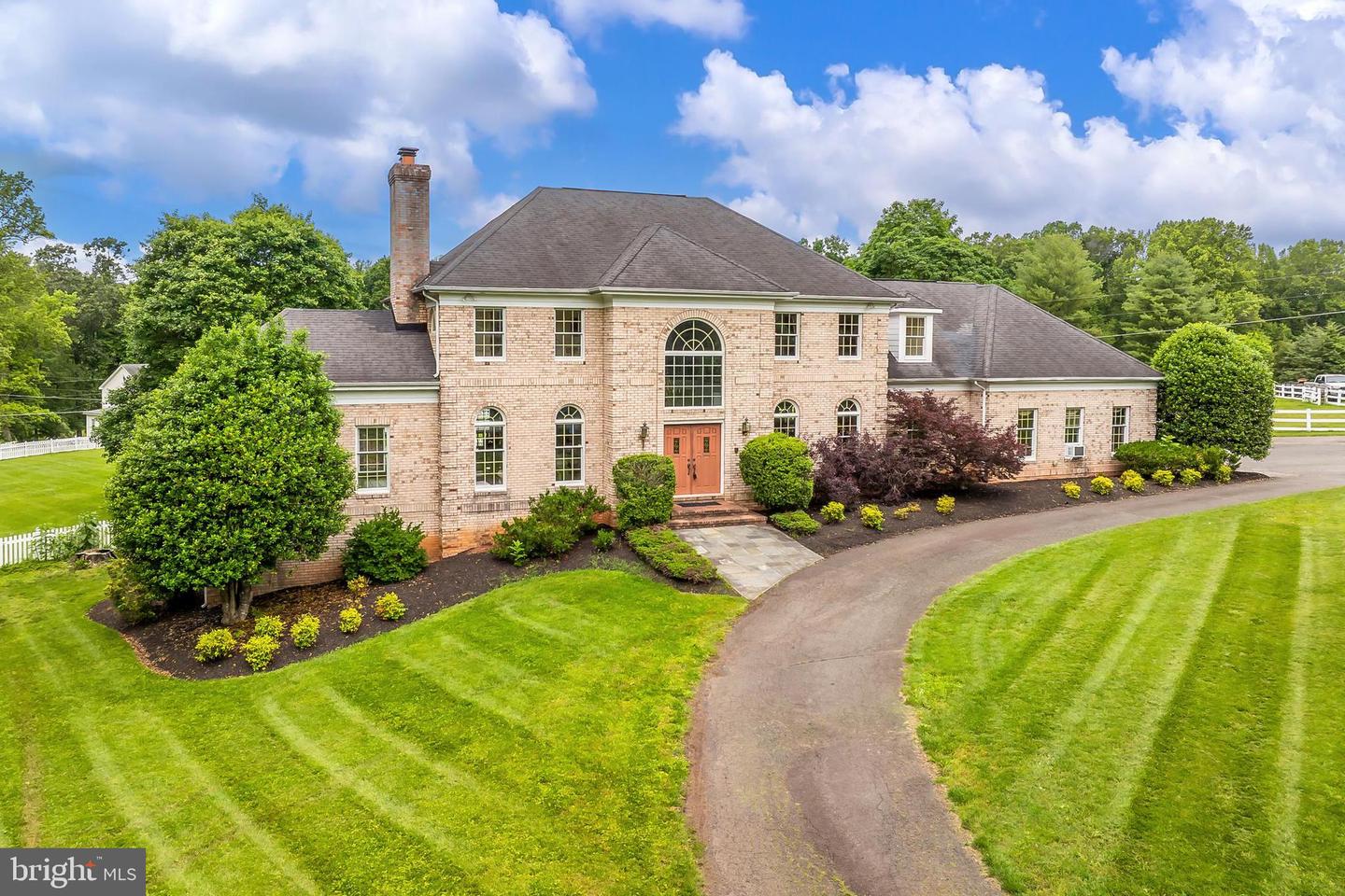 13310 COMPTON RD, CLIFTON, Virginia 20124, 5 Bedrooms Bedrooms, ,4 BathroomsBathrooms,Residential,For sale,13310 COMPTON RD,VAFX2235948 MLS # VAFX2235948